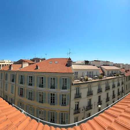 Apartment Bright Near The Of Nice